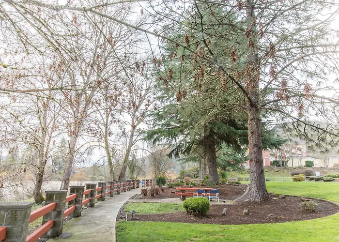 Motel: Riverfront Inn Roseburg